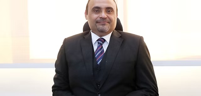 دكتور مجدي عبدالسلام لزراعة الشعر